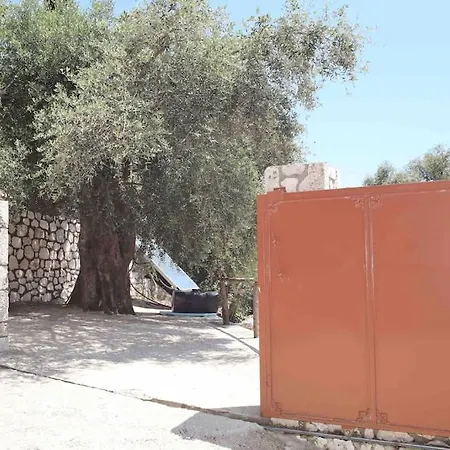 Nika בית נופש *